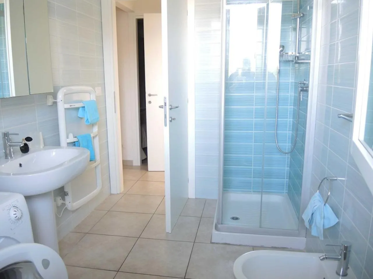 Lovely Flat With Swimming Pool Μπιμπιόνε
